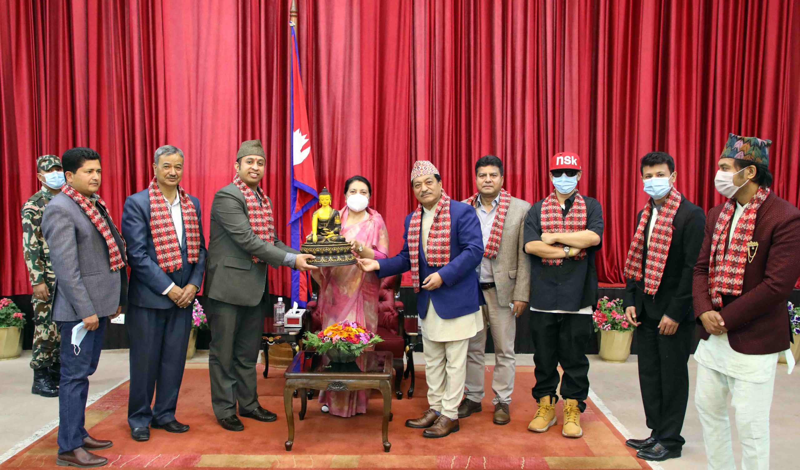 विश्व कीर्तिमानी राज्यमन्त्री मानन्धर राष्ट्रपतिबाट सम्मानित