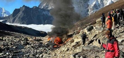मनाङ एयरको हेलिकप्टर दुर्घटना, पाइलट सेढाइलाई उपचारका लागि काठमाडौं ल्याइदै