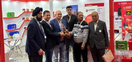 गुजरातमा आयोजित ‘पावर अन कन्फ्रेन्स’मा नेपालमै उत्पादित एशियन ब्याट्रिजको प्रदर्शनी