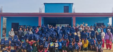 पियोर इनर्जीद्धारा ७९७ विद्यार्थीलाई शैक्षिक सामग्री प्रदान